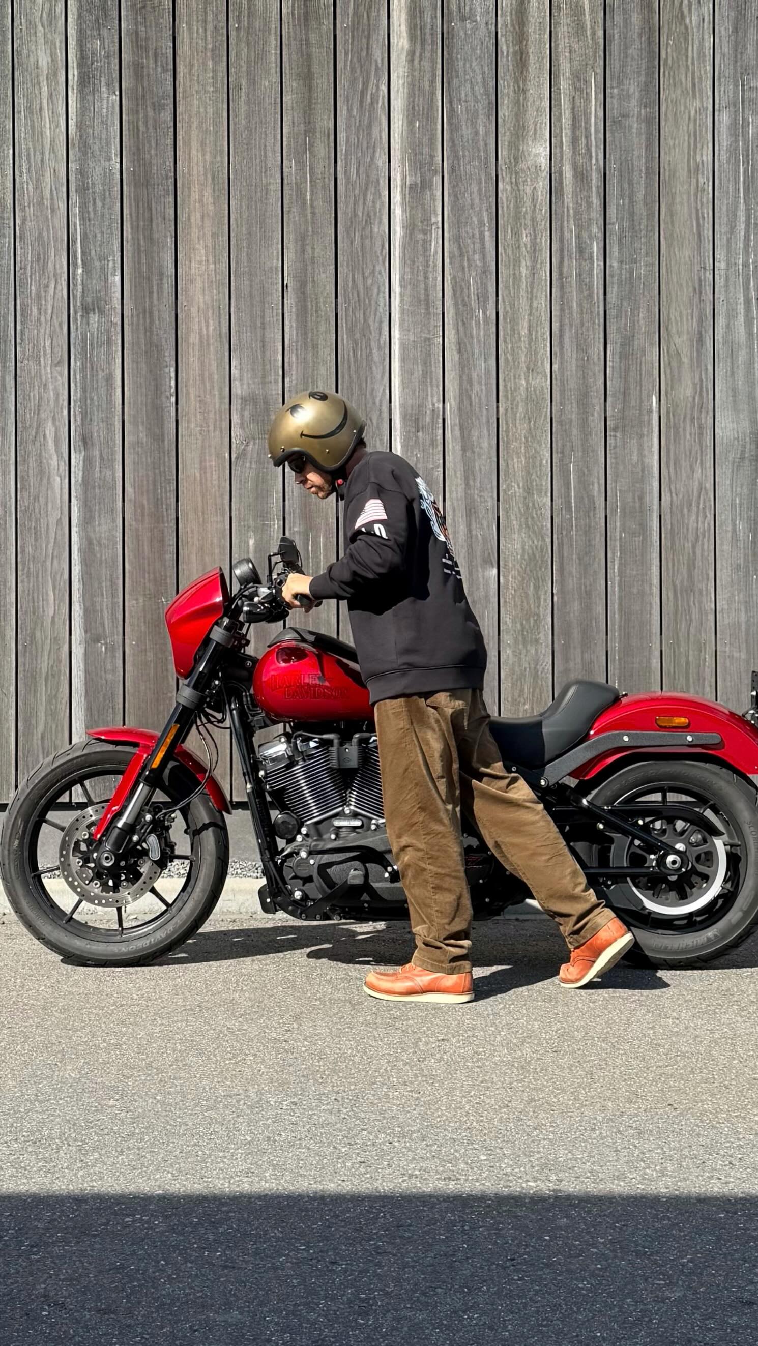 Instagram post by @arjanvandenboom for Harley-Davidson. Caption reads: Chop chop, who is it?🛠️
@harleydavidson_benelux....