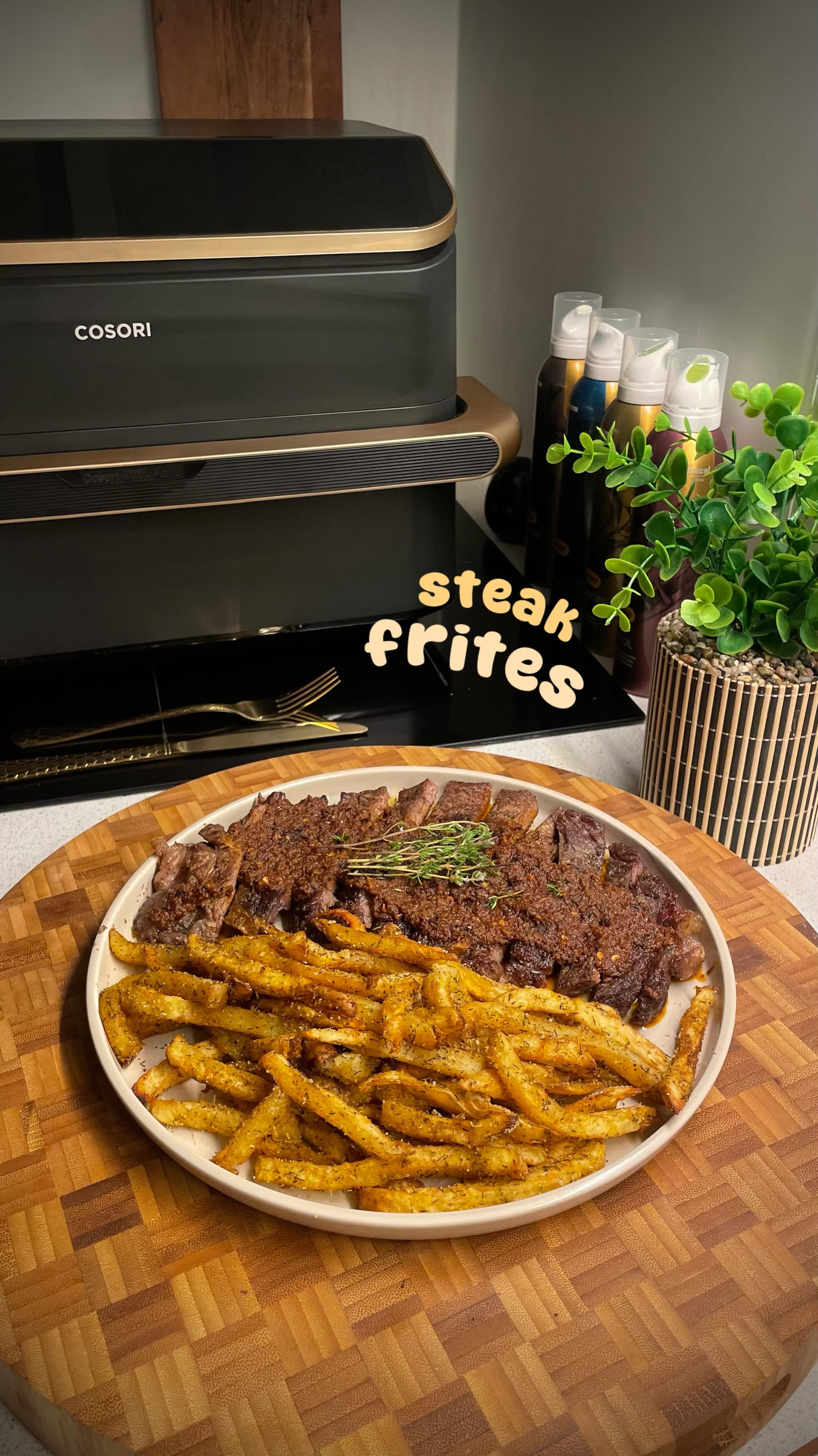 Instagram post by @choumicook for COSORI. Caption reads: Team frites à l’air fryer ou à la friteuse ? Perso....