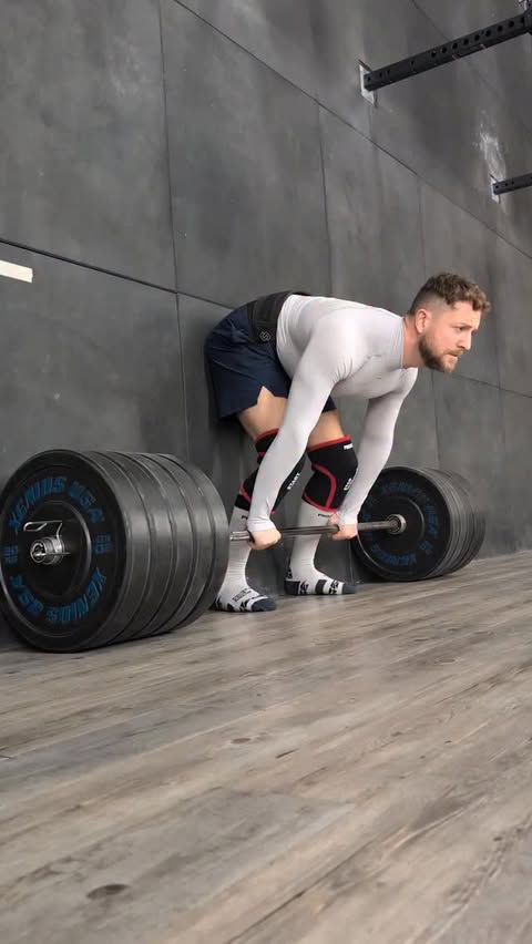 Instagram post by @themerluzz for Prozis. Caption reads: [...] del BLACK FRIDAY su @prozis 🏋️e con il....