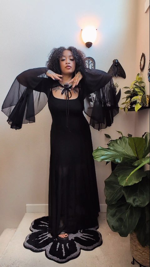 Instagram post by @heyitsjessiek for Foxblood. Caption reads: pr • New @foxbloodshop items that I am absolutely....