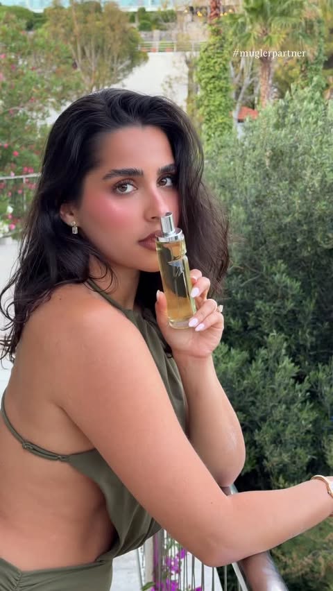 Instagram post by @eileensanch for Mugler. Caption reads: [...] best ones stay bottled forever 🌊🍍shop....
