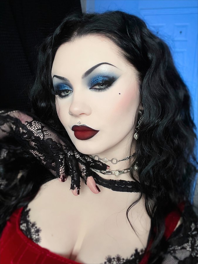 Instagram post by @vocallyshook for Make Up For Ever. Caption reads: a night at The Rock Horror Picture Show💋
•
(items....