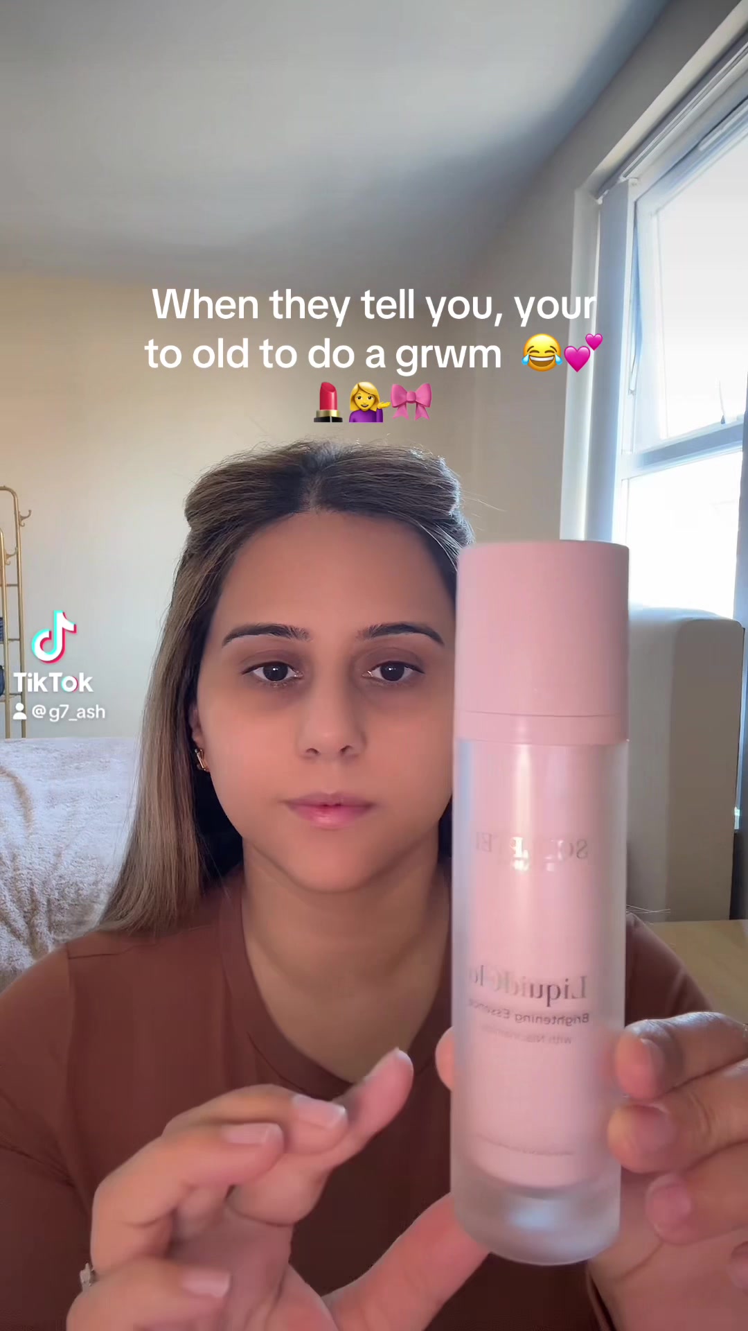 TikTok post by @39_ashie for HNB Cosmetics. Caption reads: [...] Mac Lipstick: Mac Setting powder: HNB....