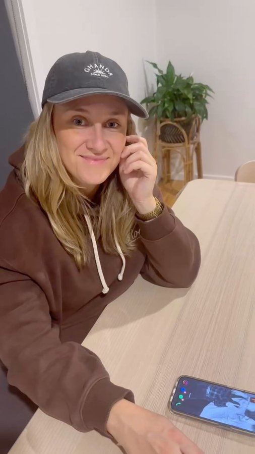 Instagram post by @allsignspointtotravel for Everyday Rewards. Caption reads: Boost your Everyday Rewards points balance just by....