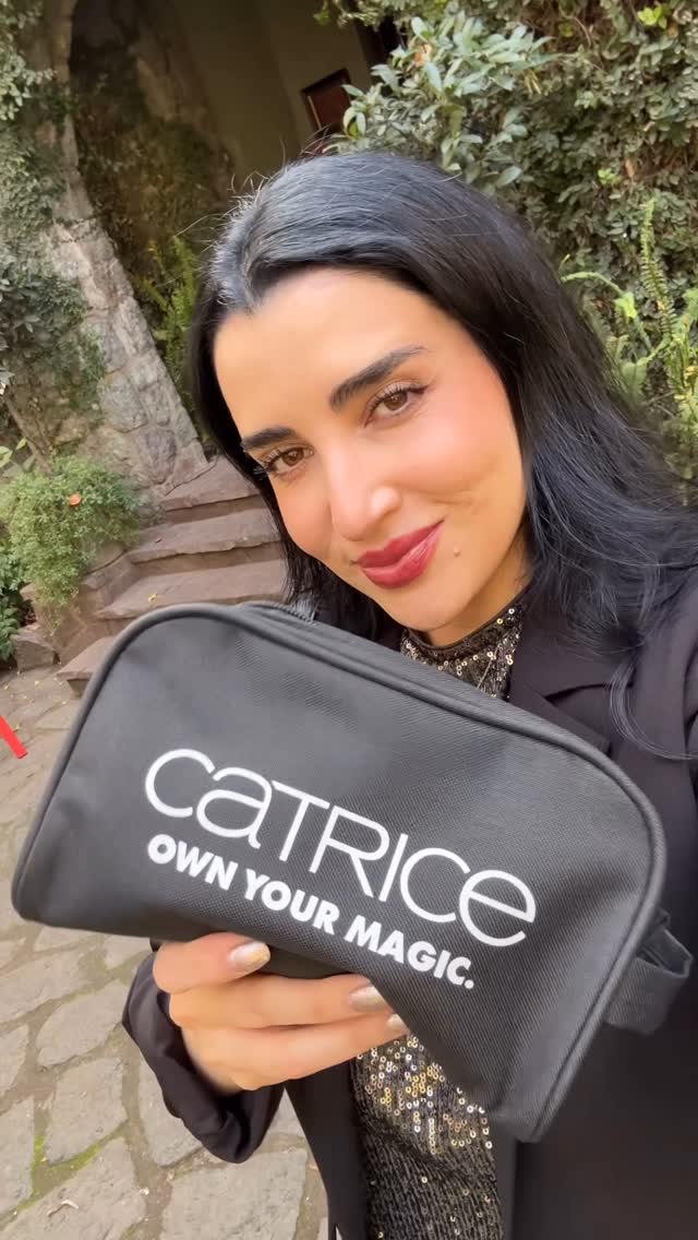 Instagram post by @elena.gacitua for CATRICE Cosmetics. Caption reads: ✨ Brunch mágico con mi familia....