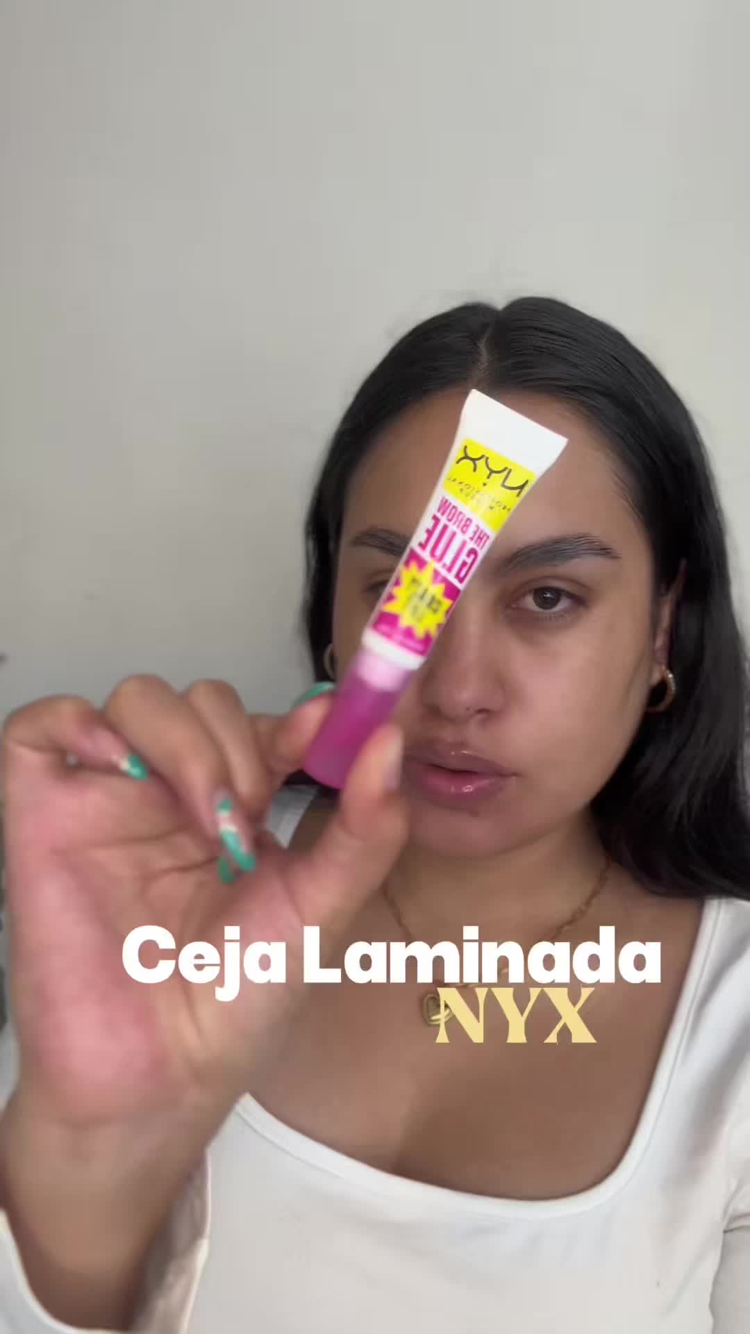 TikTok post by @jimguarneros for ForMe Tips. Caption reads: Ig; jimguarneros 💋 Ceja Laminada Perfecta 🤩 @NYX....