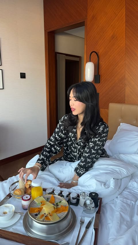 Instagram post by @katiecung for Visa. Caption reads: #ad Thanks to my @visaca Infinite Privilege Card,....
