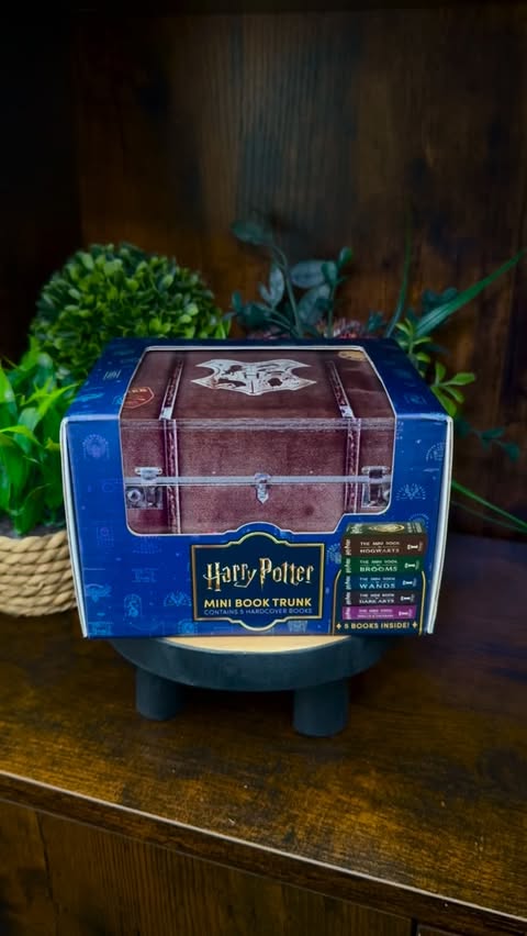 Instagram post by @queenniffler for Insight Editions. Caption reads: Harry Potter ~ Mini Book Trunk. #AD

This Wooden....