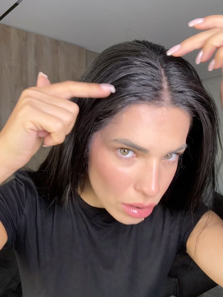 Instagram post by @stela_passari for Garnier Greece. Caption reads: #ad Έτοιμη να λάμψεις για… 10 ολόκληρες εβδομάδες;....