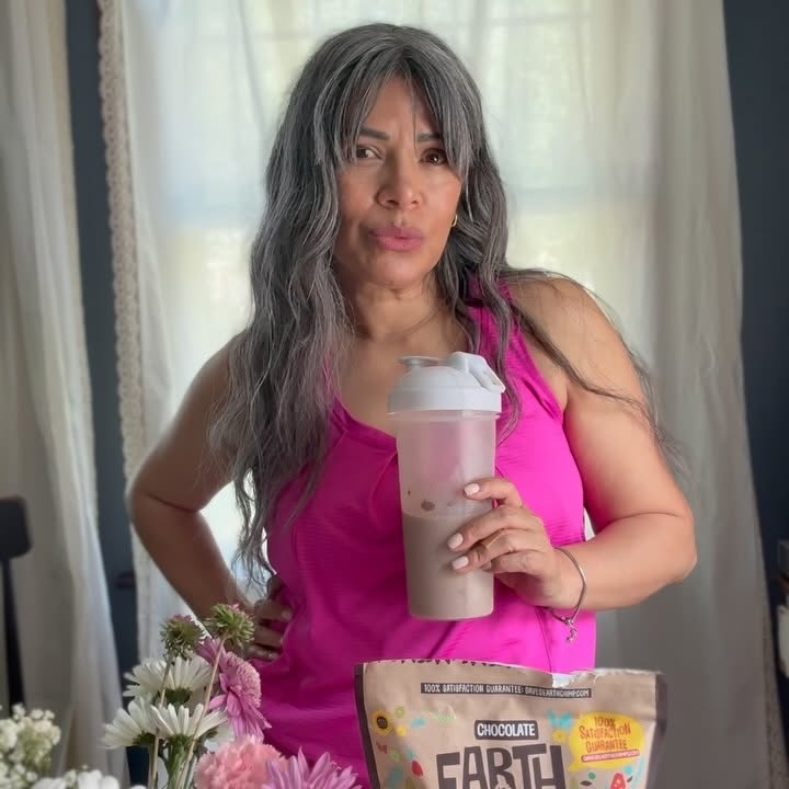 Instagram post by @karinasilverstyle for EarthChimp. Caption reads: [...] favorite plant-based protein powder....