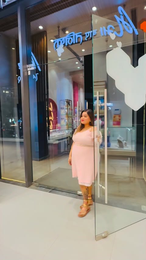 Instagram post by @lifestyle_with_shona for Mia by Tanishq. Caption reads: [...] Day gets a little extra sparkle at....