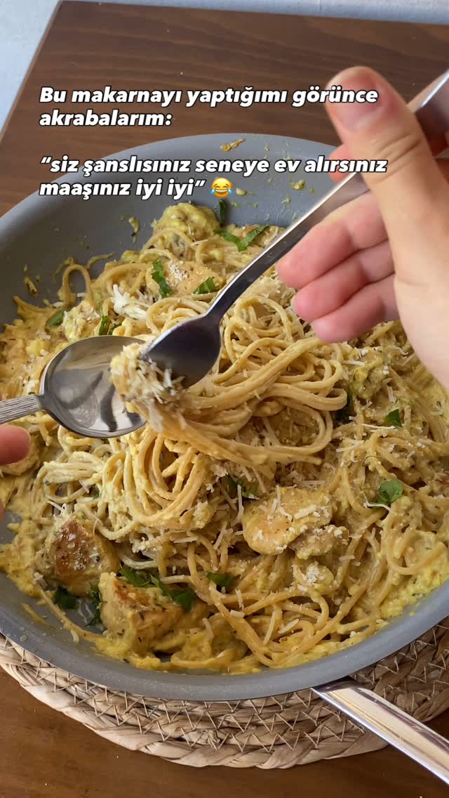 Instagram post by @makarnakarnavali for Karaca. Caption reads: Köz Patlıcanlı, Tavuklu Spaghetti 😍

Müthiş bir....