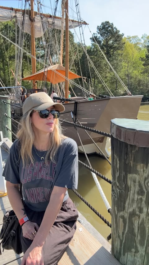 Instagram post by @kellyrizzo for Visit Williamsburg. Caption reads: [...] One visit to Williamburg, VA....