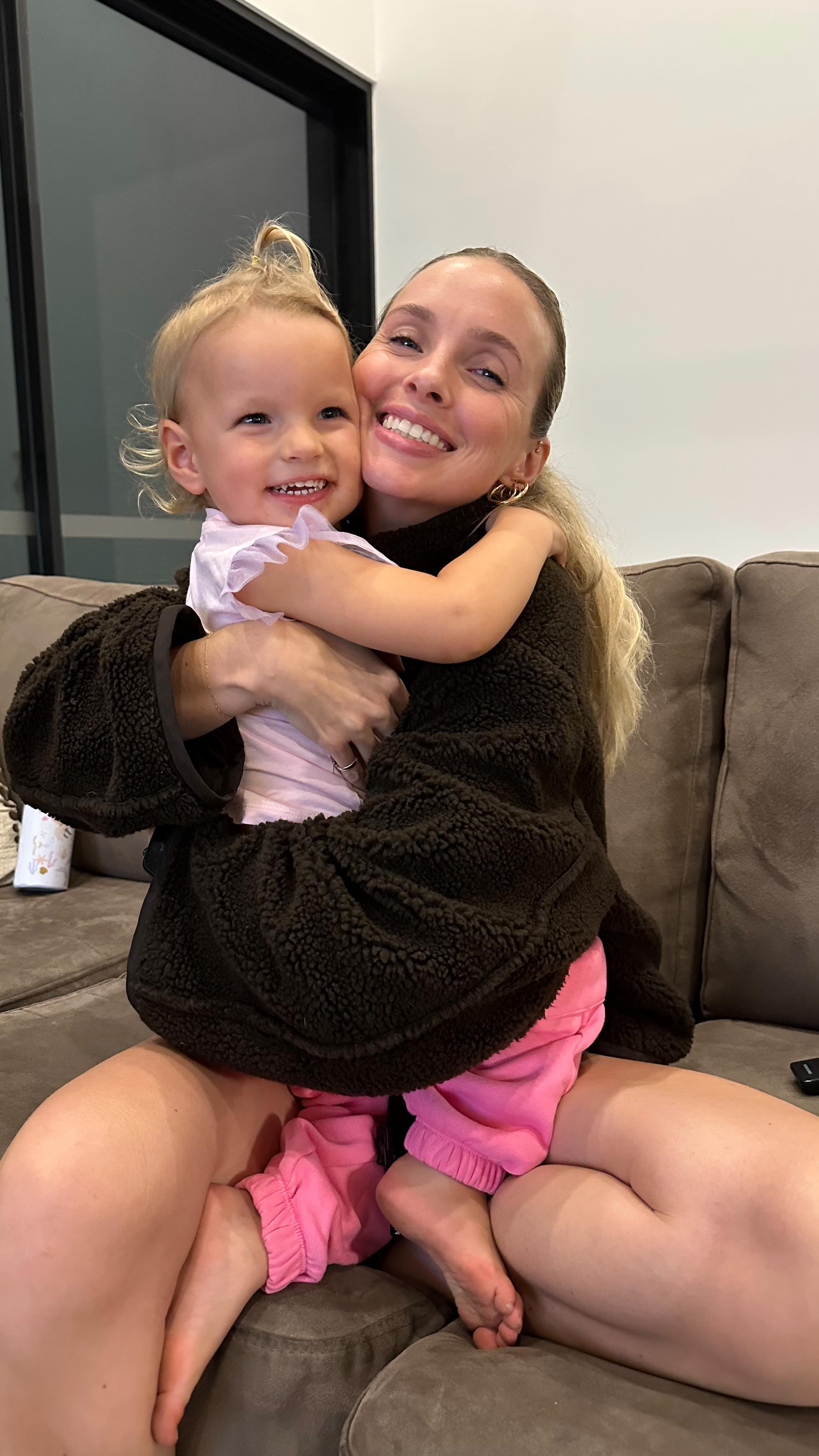 Instagram post by @aliciabanit for Little Bellies. Caption reads: Isla is obsessed with @littlebellies snacks and I....