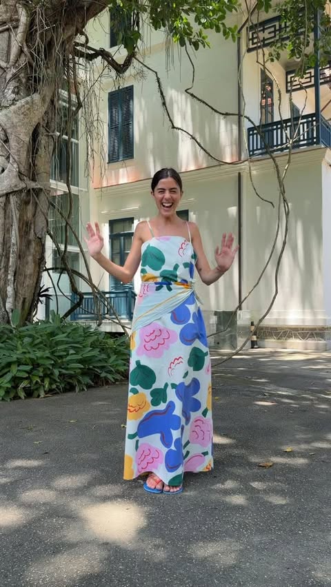 Instagram post by @vicmontanari for Marimekko. Caption reads: ad | hello @marimekko , spring is HERE 🌸.