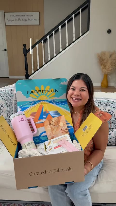 Instagram post by @junebabylove for FabFitFun. Caption reads: [...] get ready for Summer with this amazing....