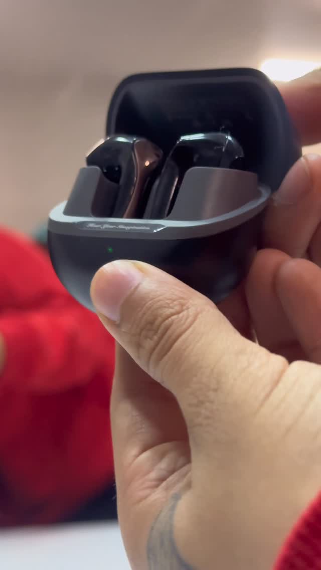 Instagram post by @fer_corteesl for SOUNDPEATS. Caption reads: [...] 2 min JAJAJAJ
-
- mis audífonos de....