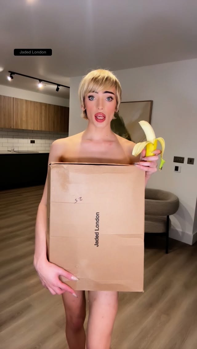 Instagram post by @dolltwink for Jaded LDN. Caption reads: #ad in my @jadedldn making me boy crazy 👄

Bags....