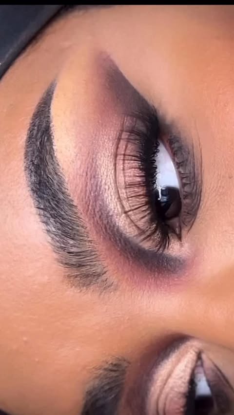 Instagram post by @deandranicoleee for Blend Bunny Cosmetics. Caption reads: (PR-gifted🤎) lets us the new @blendbunnycosmetics....
