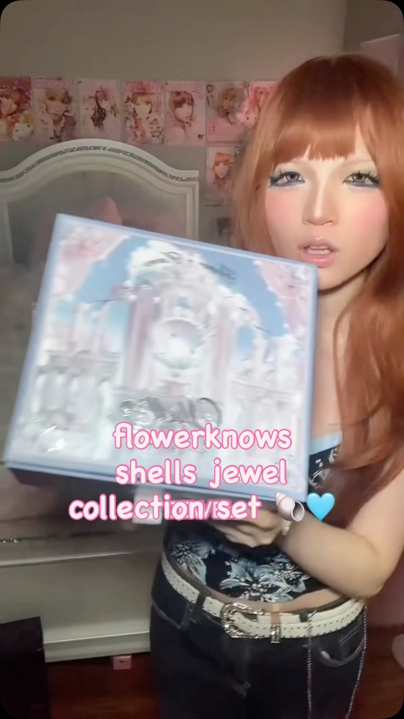 Instagram post by @phokyo1 for Flower Knows. Caption reads: @flowerknows_global shells jewel collection set....
