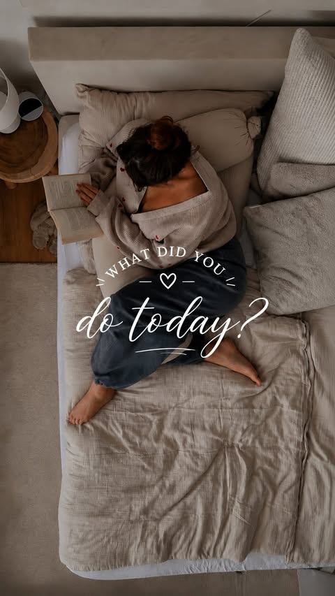 Instagram post by @nathaliesore for Najell. Caption reads: [...] is hard 🫶🏼 AD | pregnancy pillow....