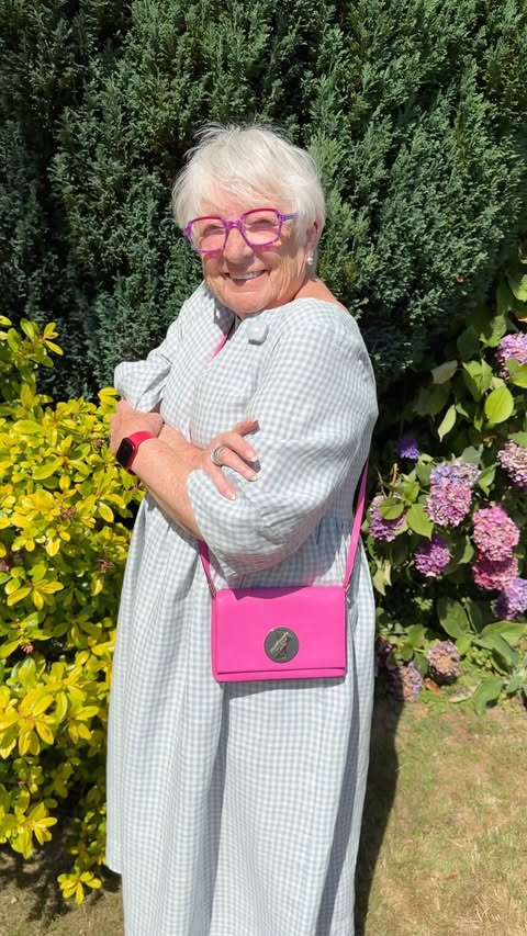 Instagram post by @vivthecarer for Kate Spade New York. Caption reads: I adore this 🩷 I feel amazing in this outfit. The....