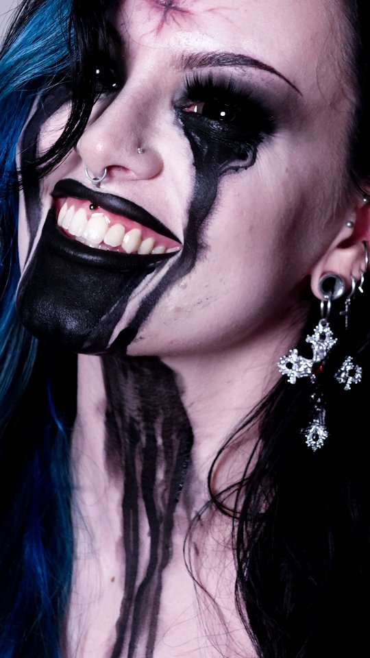 Instagram post by @byhazelj for KILLSTAR. Caption reads: EASY Halloween ideas 💀 rigid collodion is such an....