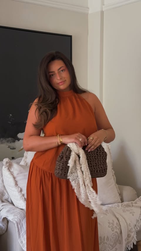 Instagram post by @emilydianephilpott for boohoo. Caption reads: [...] use code EMILYPHILPOTT @boohoo ad.