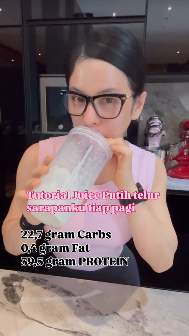 Instagram post by @santy_lolie for Nutribullet. Caption reads: Semoga menjawab pertanyaan kalean yg suka bikin....