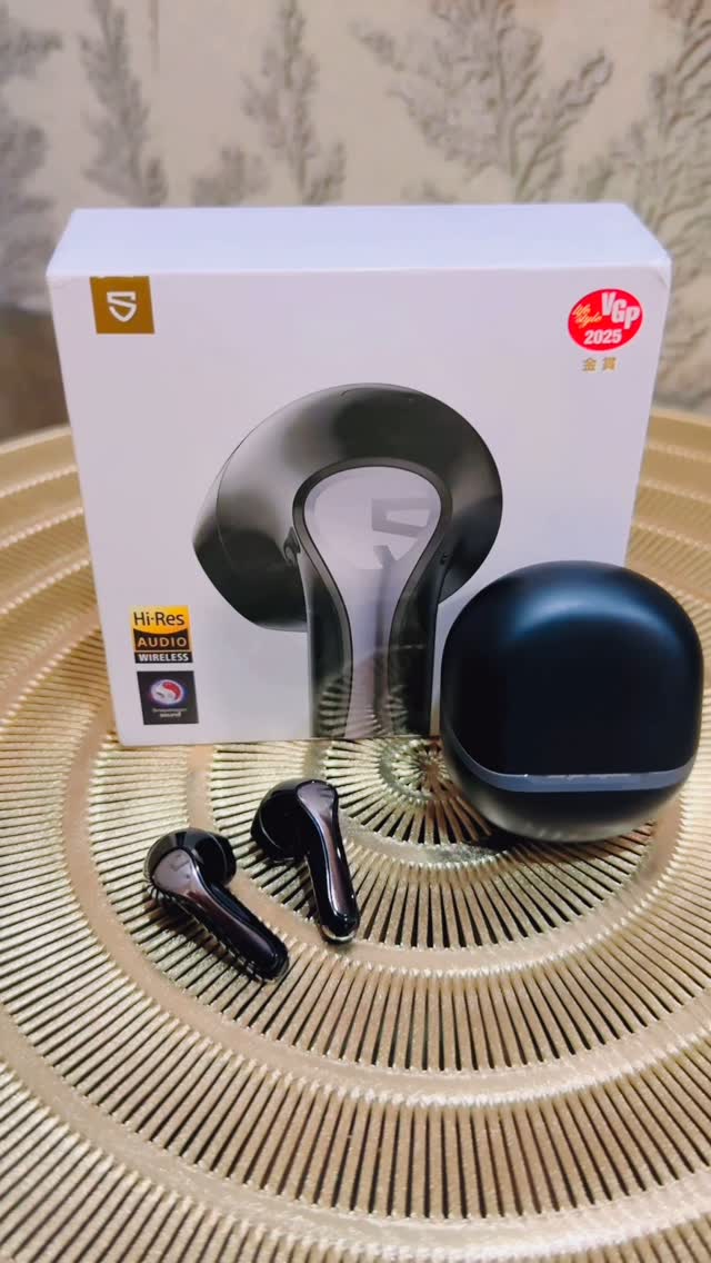 Instagram post by @livewithshikha for SOUNDPEATS. Caption reads: Looking for budget earbuds that don’t sound....