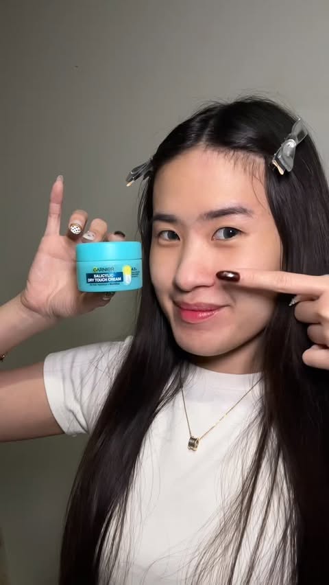 Instagram post by @tmracynthia for Garnier Indonesia. Caption reads: [...] Definitely my current favorite.....