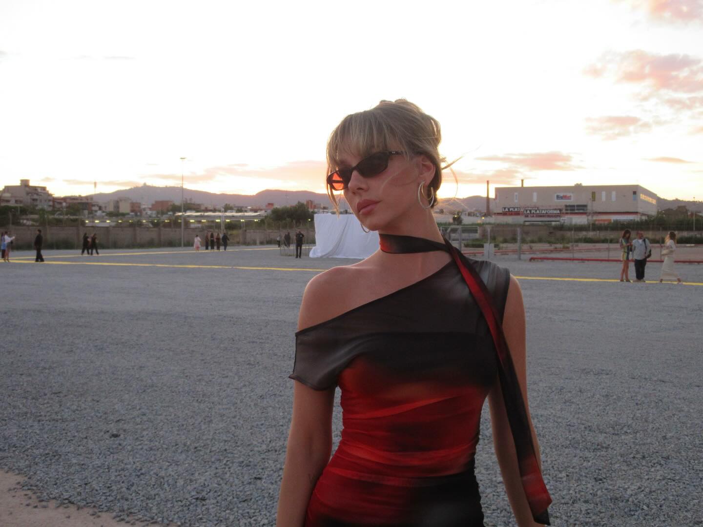 Instagram post by @ester_exposito for Desigual. Caption reads: ❤️‍🔥 @desigual.