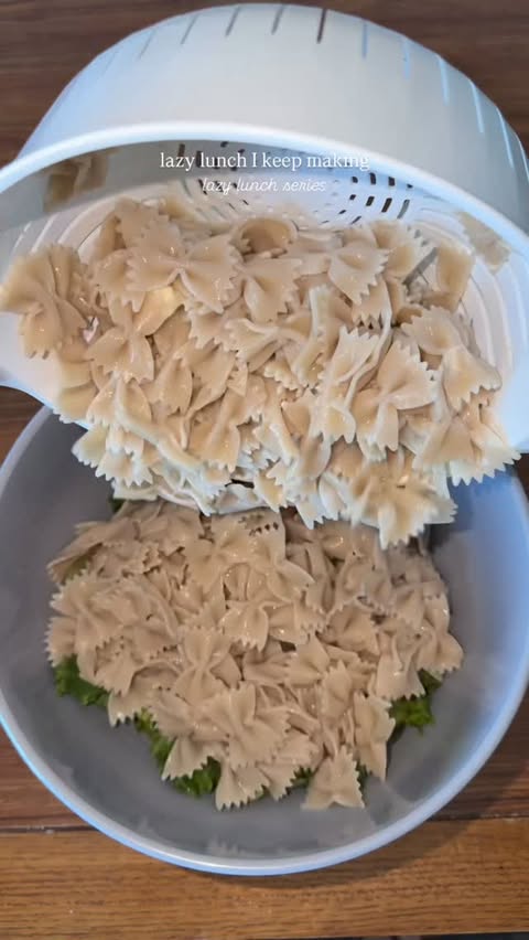 Instagram post by @eazewiey for Primal Kitchen. Caption reads: [...] pasta + lettuce + parm + croutons....