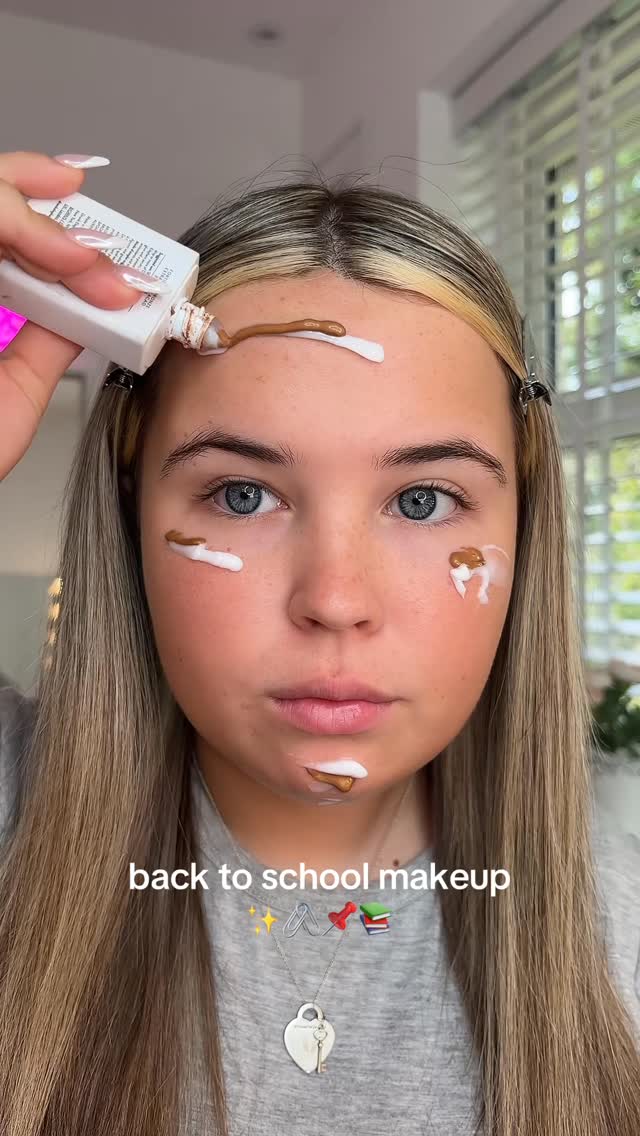 Instagram post by @makeupizzyy for Drunk Elephant. Caption reads: back to school makeup ✨📌📚
-
back to school....