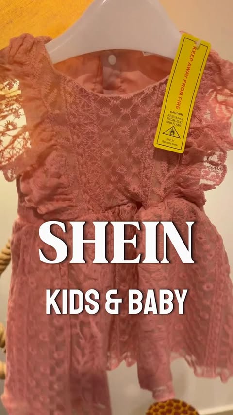 Instagram post by @modest_fashionista_uae for SHEIN Arabic. Caption reads: Simply download @sheinofficial App to search and....