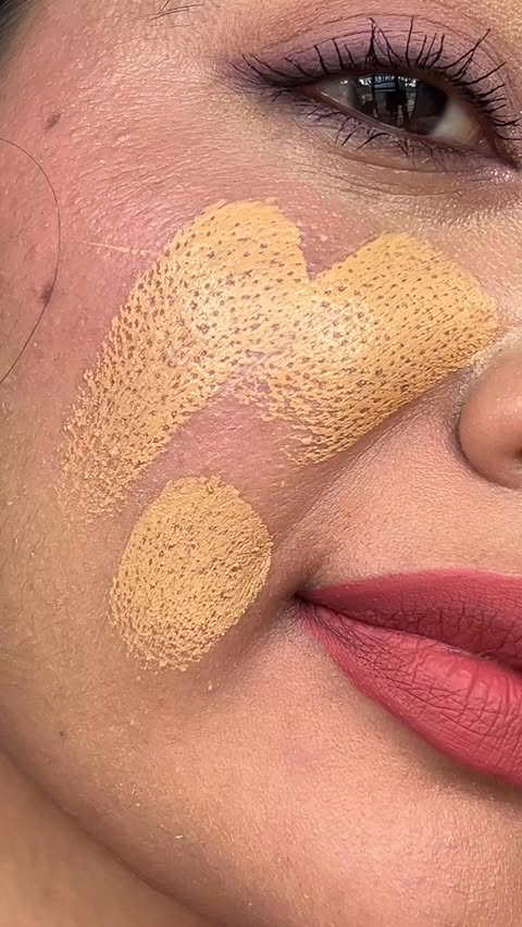Instagram post by @makeuphonbi283 for Aqueria. Caption reads: [...] 3 step prep routine for flowless base....