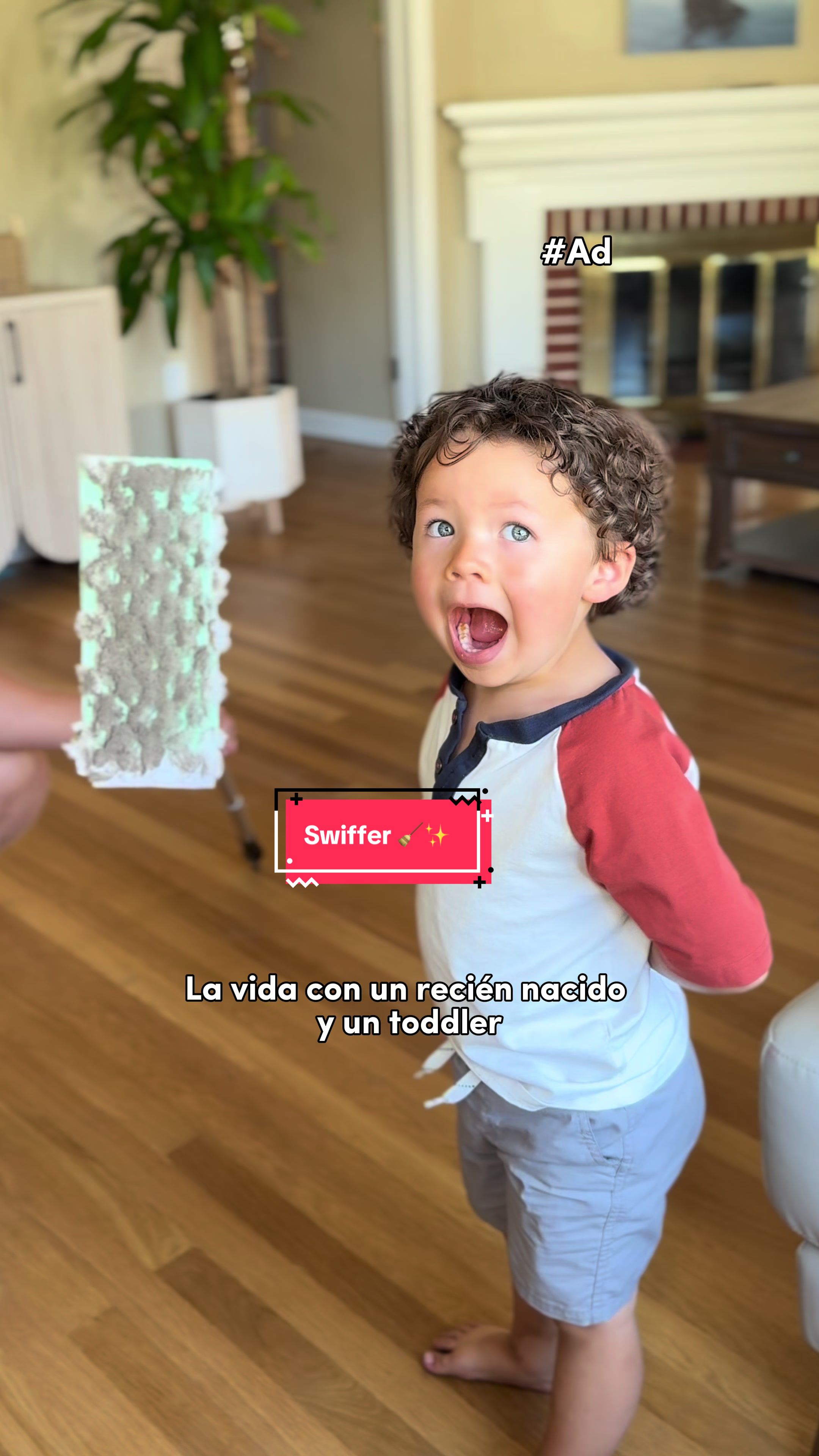 TikTok post by @gringoylatina for Swiffer. Caption reads: #SwifferPartner #Ad La nueva @Swiffer Sweep + Mop....