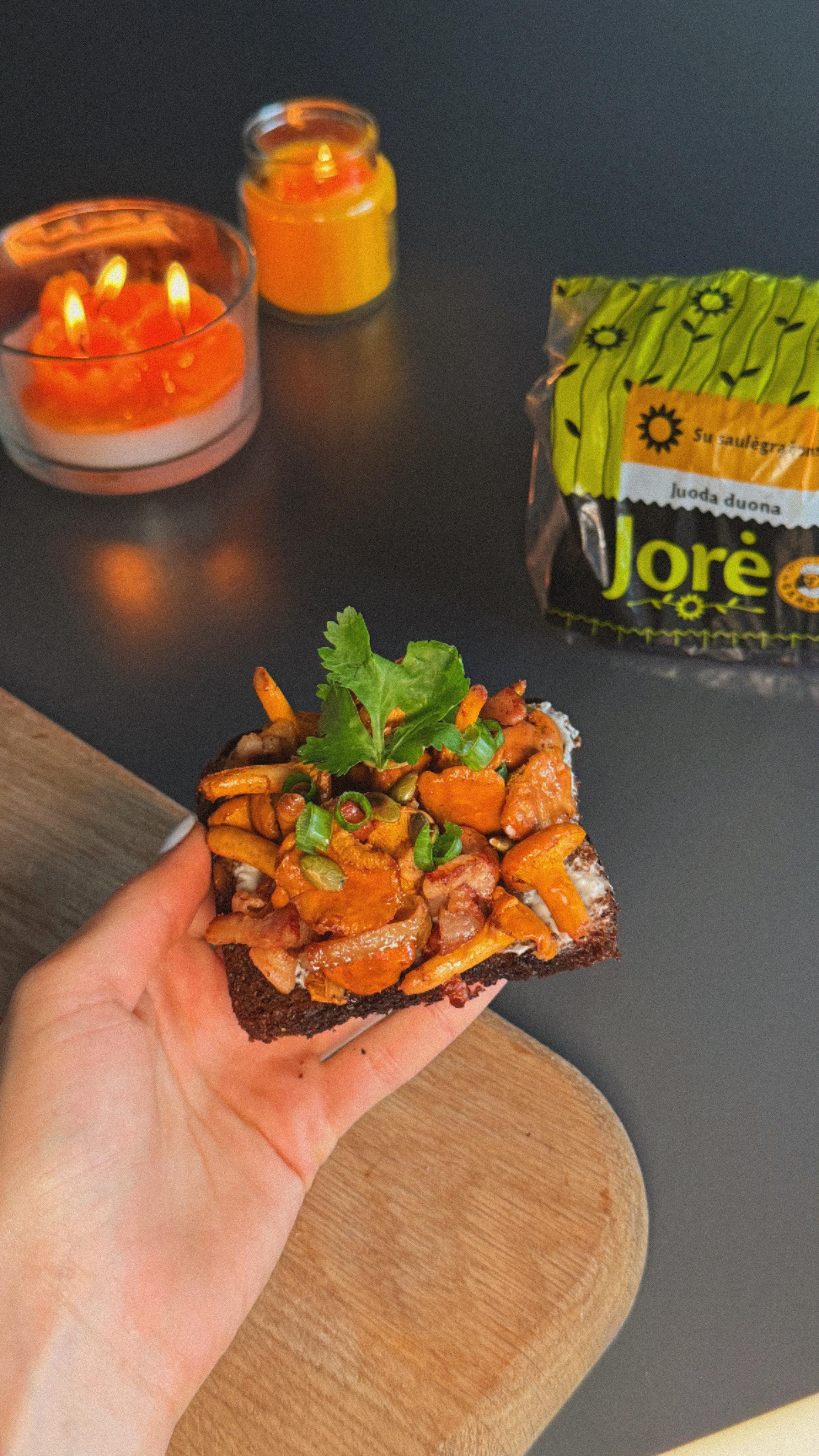 Instagram post by @simonacym for Fazer. Caption reads: Receptas 👇🏼
〜 Pakepkite saują (ar daugiau –....