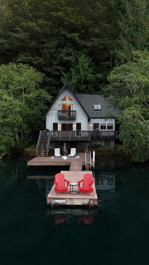 Instagram post by @wanderingbackpack for Airbnb. Caption reads: [...] weekend on the Olympic Peninsula. 🍂....