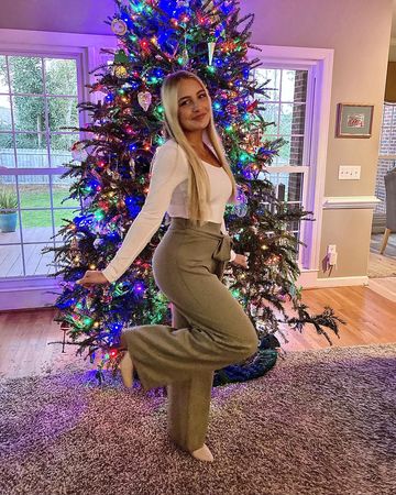 Instagram post by @itsmaddilane for Vestique. Caption reads: [...] from the Sharps! 🎄 …and my festive....