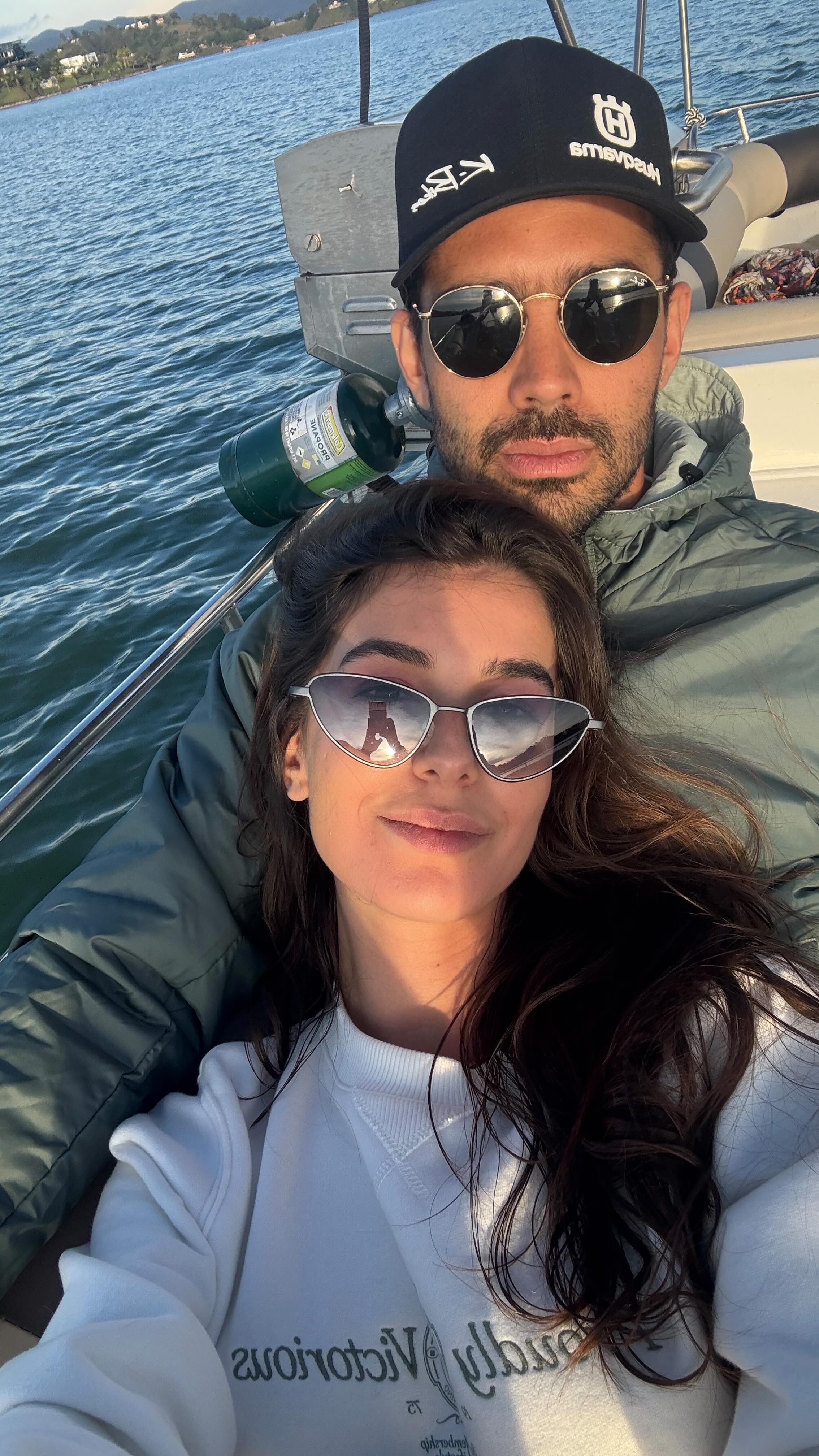 Instagram post by @alicialondono88 for Corona Colombia. Caption reads: [...] de las latas de cerveza @coronacolombia_  x....