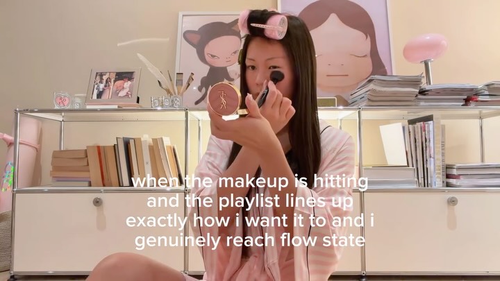 Instagram post by @olafflee for Kylie Cosmetics. Caption reads: [...] cushion foundation @kyliecosmetics blush....