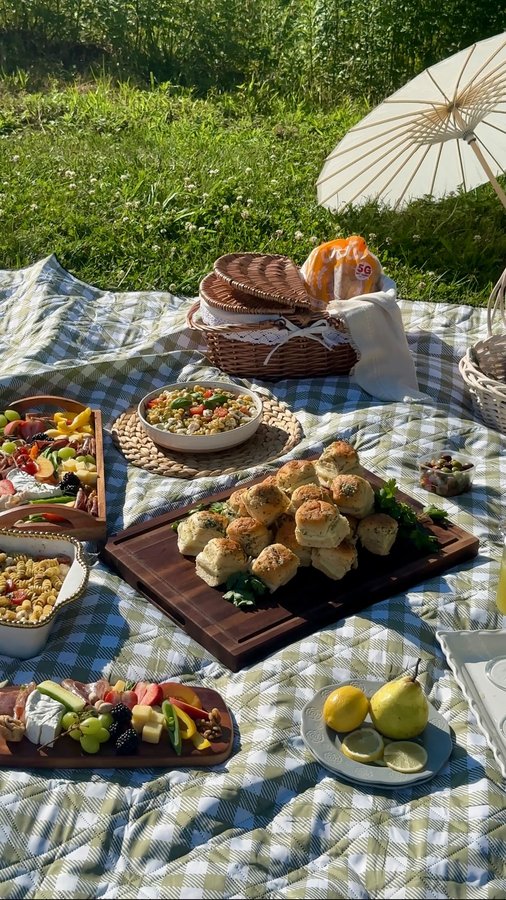 Instagram post by @yaidymakes for The Sola Company. Caption reads: These Garlic Butter Turkey Sliders were the....