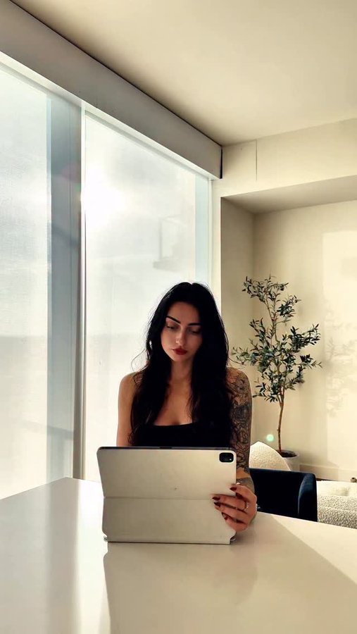 Instagram post by @moneywithmak for Printify. Caption reads: my most favorite introverted hobby… my art side....