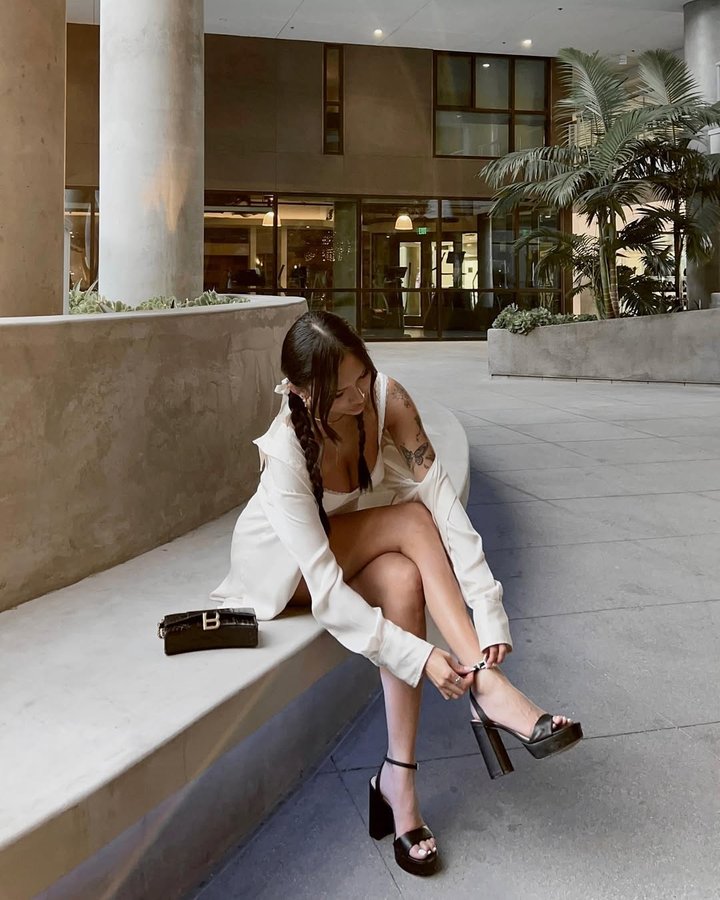 Instagram post by @linzyluu for Hunker. Caption reads: [...] start to fall than with @vincecamuto....