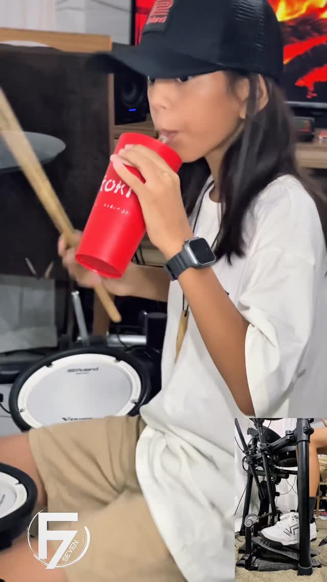 Instagram post by @davisevenoficial7 for Roland. Caption reads: Fala galera  mais um vídeo de @davisevenoficial7 ....