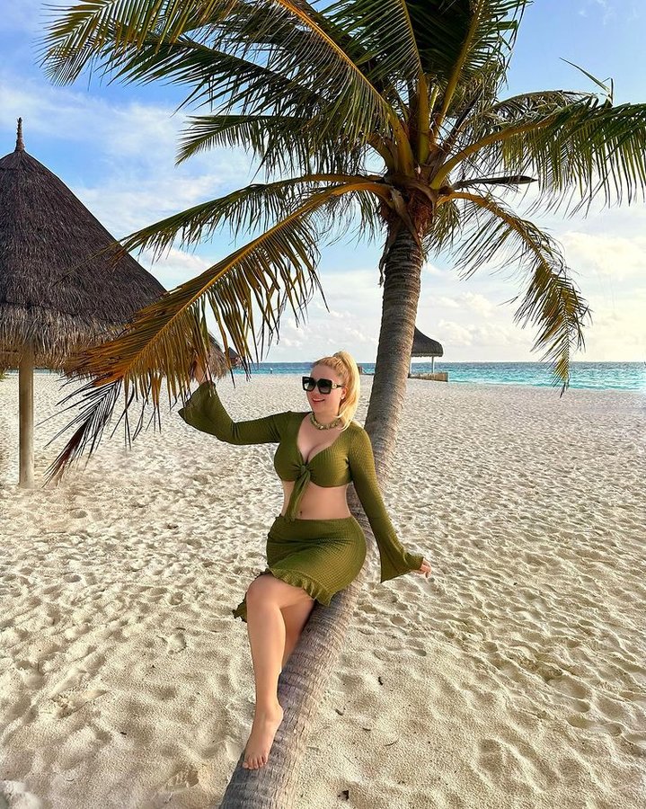 Instagram post by @ilkealkan for Visit Maldives. Caption reads: 🏝️ #reklam.