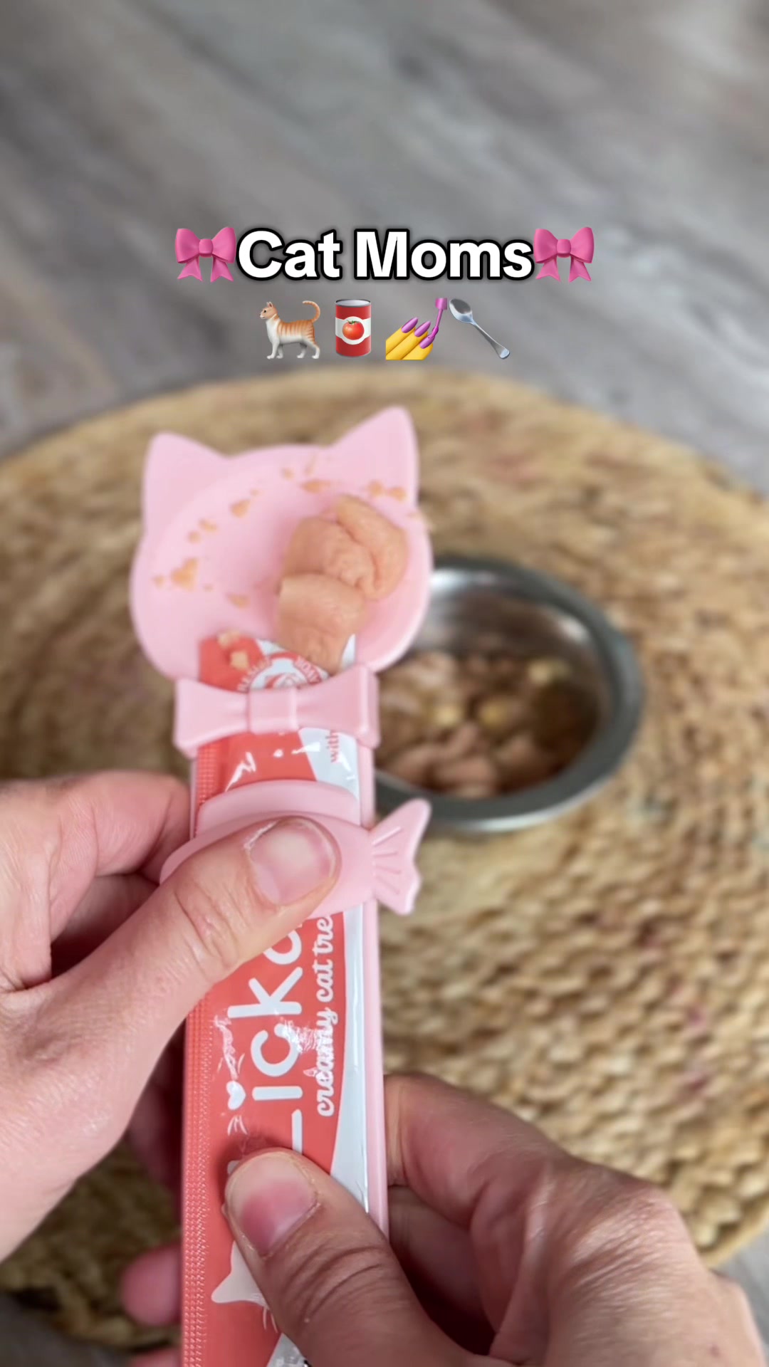 TikTok post by @shesninaalexander for Pawaboo. Caption reads: @pawabooofficial #catmom #catfoodtips #catfood....