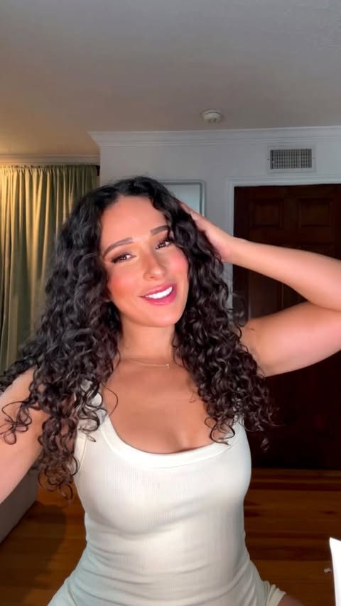 Instagram post by @alisssaoddo for BounceCurl. Caption reads: [...] routine featuring all of my favorite....