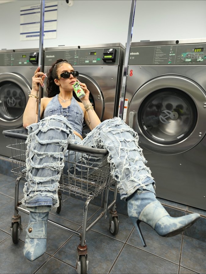 Instagram post by @slayinwithamy for Minute Maid. Caption reads: one in a million 🔥
@minutemaid #ad #stayjuiced.